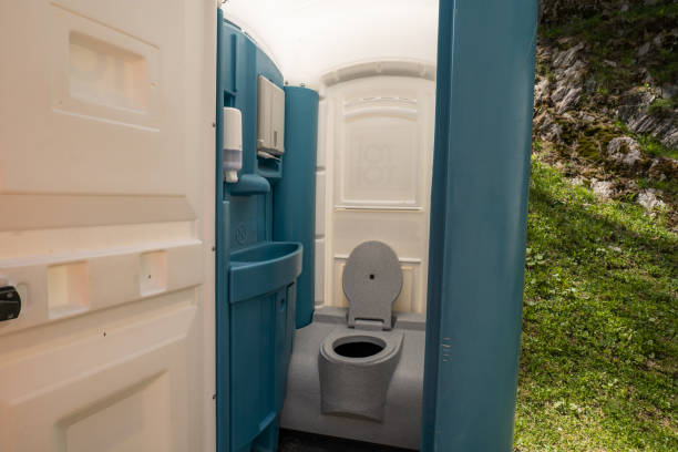 Portable Toilet Options We Offer in Campbell, FL
